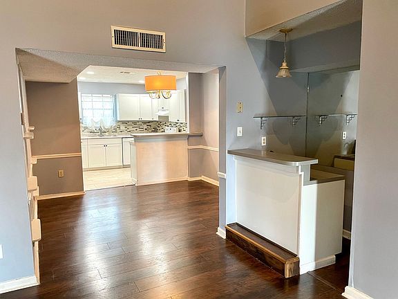 5th image of 703A Bay Park Dr
