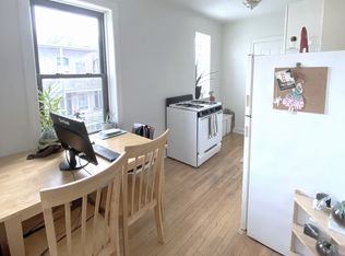 837-39 W Cornelia Ave #37-S30, Chicago, IL 60657