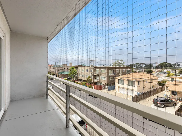 The Edgeworth Apartments — Photo 33