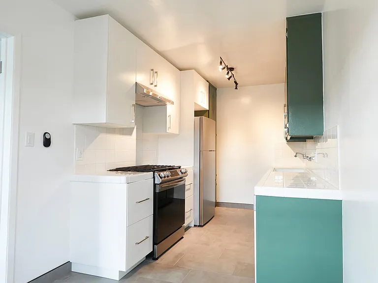 3700 Inglewood Blvd #7 — Photo 6