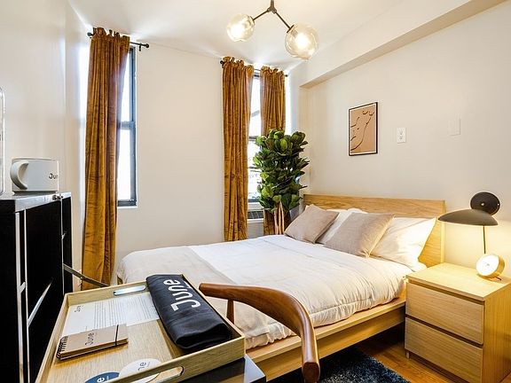 2nd image of 356 W 39th St #2