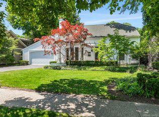 209 Chesterfield Ave, Birmingham, MI 48009