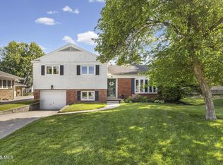 309 Hawthorne Ln, Rossford, OH 43460
