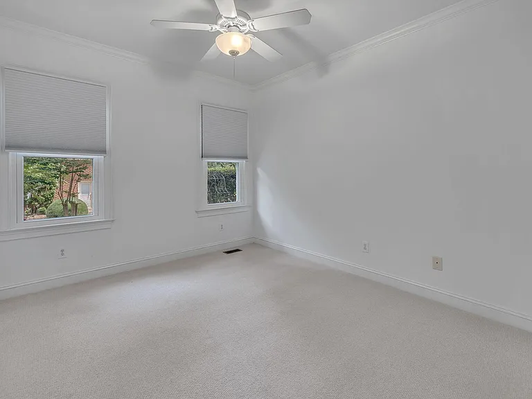 729 Harrow Ln — Photo 41