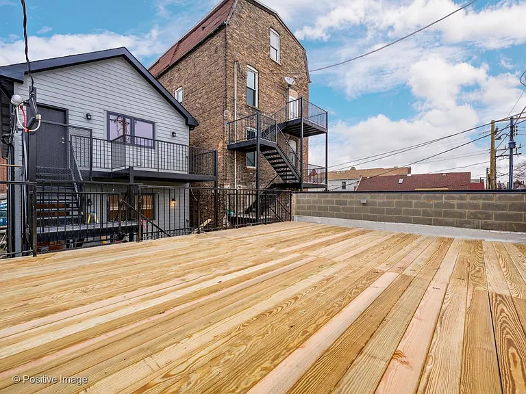 2307 W 19th St #3 — Photo 17