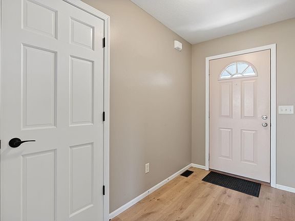 4th image of 11925 Dark Hollow Ct