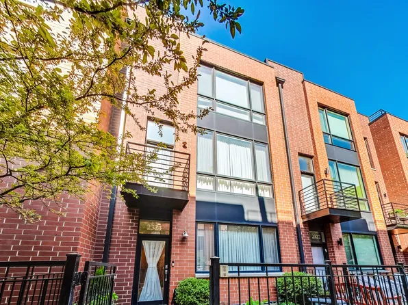 2324 W Wolfram St, Chicago, IL 60618