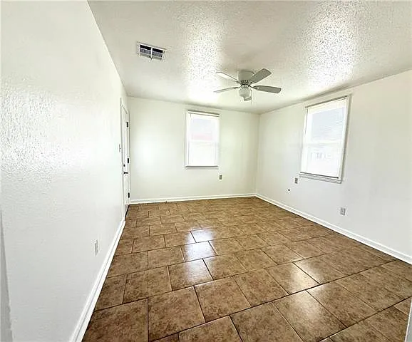 1010 Lesan Dr — Photo 3
