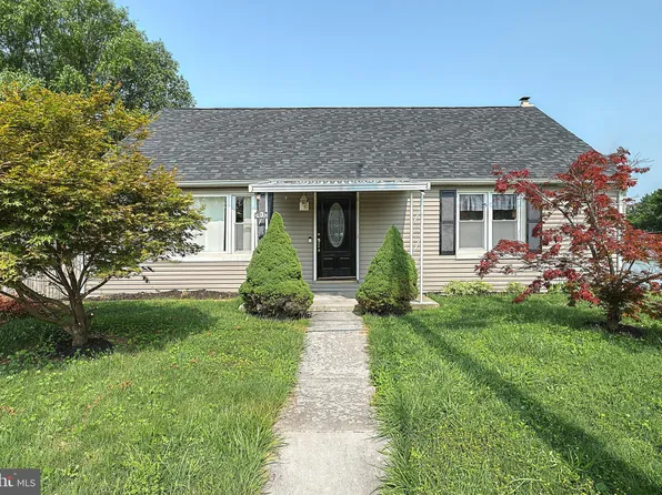 1932 Stoverstown Rd, Spring Grove, PA 17362