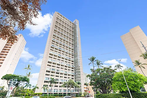 555 University Ave Photo 1