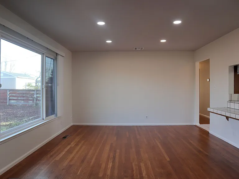 5138 Eggers Dr — Photo 6