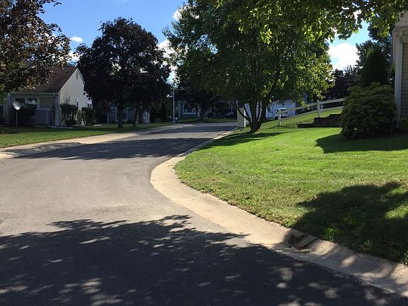 5th image of 1226A Thornbury Ln