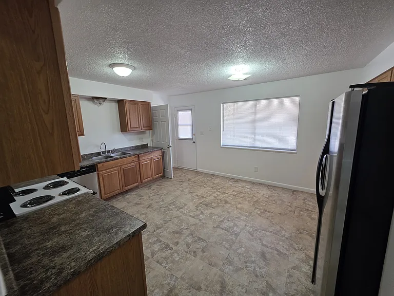 523 Pauline St #2 — Photo 2