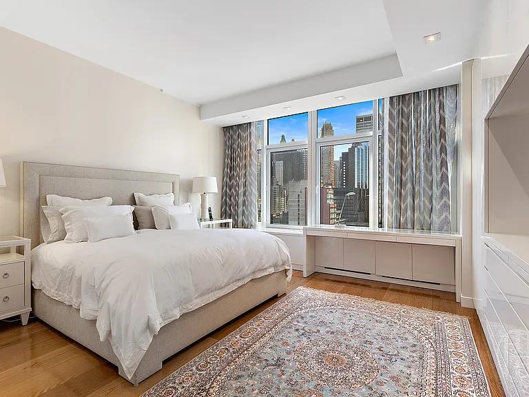 310 E 53rd St #24C — Photo 6