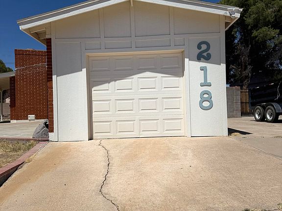 2nd image of 218 W HARTFORD Road