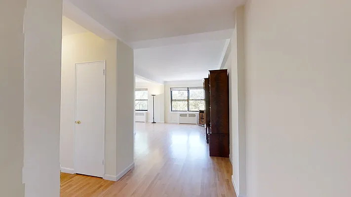 Sold by NYC Red Group LLC | media 20