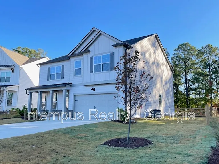 44 Garnet Dr — Photo 2