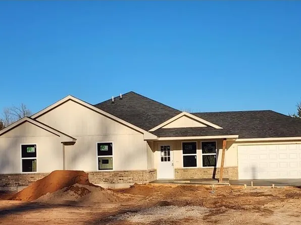 1295 Little Creek Dr, Blanchard, OK 73010