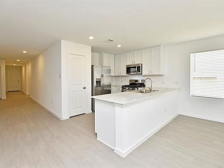 10218 Prairie Dunes Ln — Photo 9