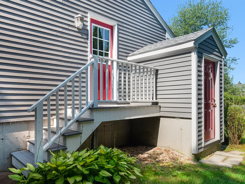 52 Bluegrass Dr