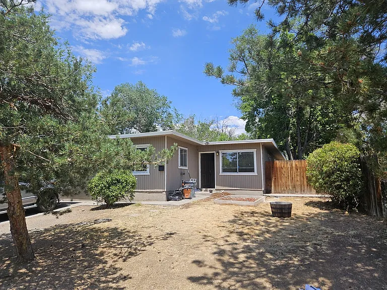 375 Raffetto Dr — Photo 2