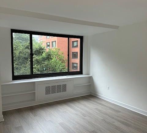 3rd image of 1021 Arlington Blvd APT 533