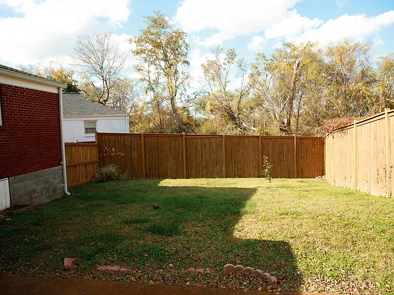 2427 18th Ct N — Photo 6
