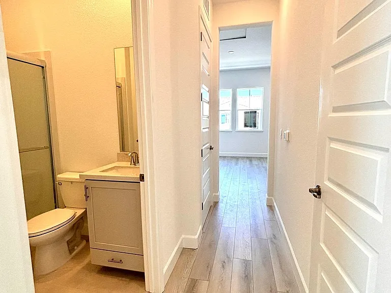 5061 Brooks Cir #B — Photo 12