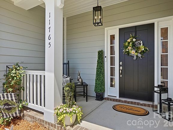 2nd image of 11765 Glenwood Dr