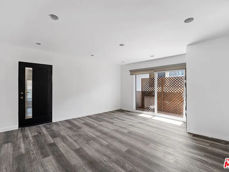 733 N Hayworth Ave #4 — Photo 9