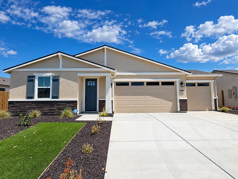 7408 Brenner Pass Way — Photo 2