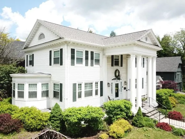 19 Walnut St, Oneonta, NY 13820
