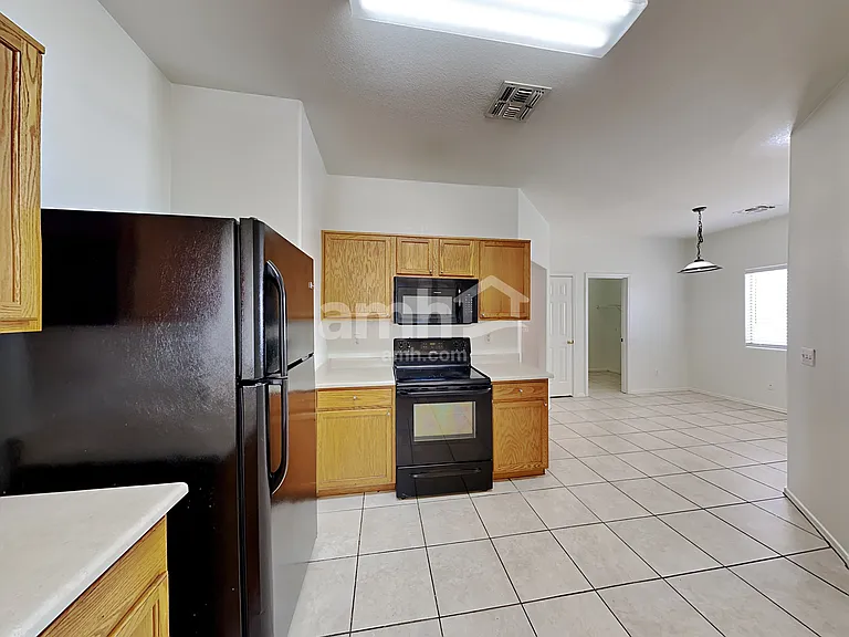 6513 W Miami St — Photo 3