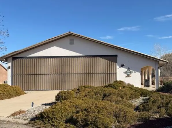 3860 Tammy Ct, Los Lunas, NM 87031