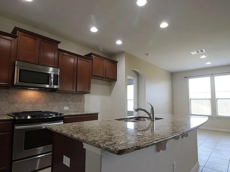 3005 Angelina Ct — Photo 6
