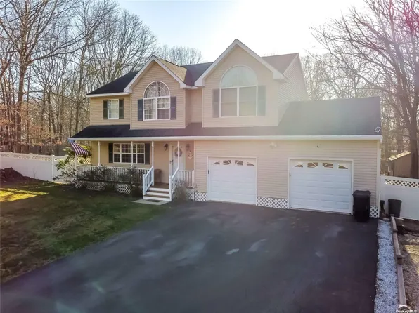 22 Diane Drive, Manorville, NY 11949