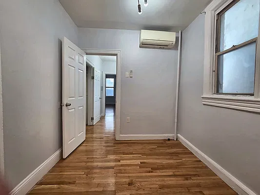 Bedroom, photo 10