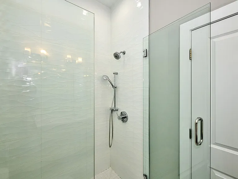 1752 W 18th Pl — Photo 10