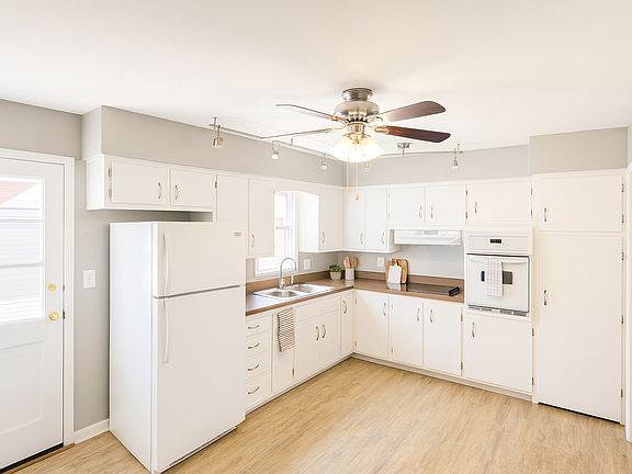 Kitchen with Dinette