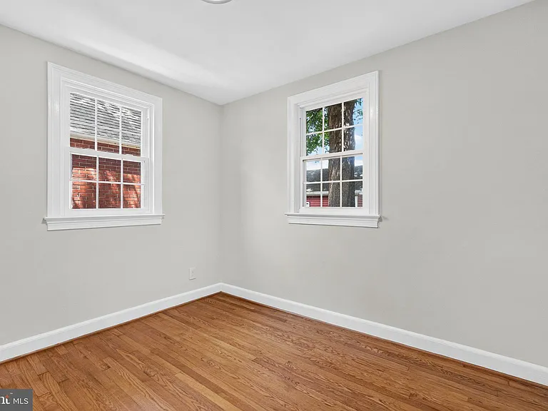 1607 W Braddock Rd — Photo 13