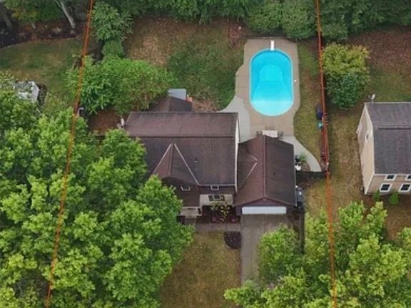 3rd image of 7831 Windbur Cir NW