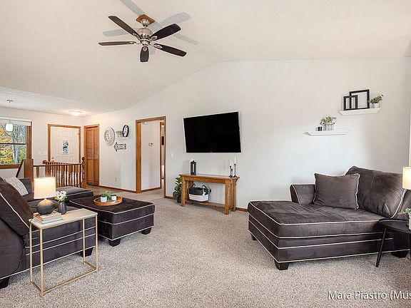 5th image of 4159 White Pine Dr