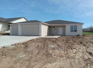702 Long Path Ct, Goddard, KS 67052