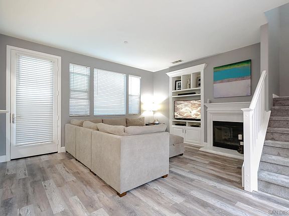 3rd image of 10547 Hollingsworth Way