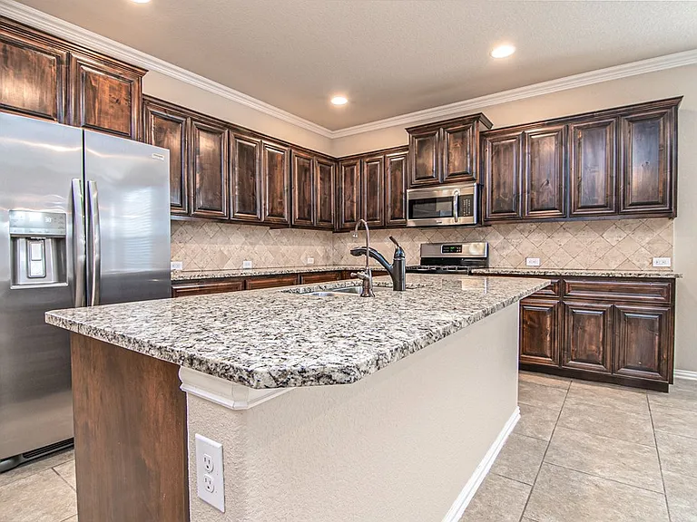 6612 Colony Rd — Photo 2