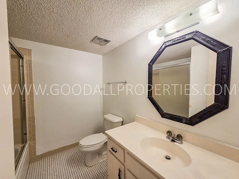 9523 University Ave #6 — Photo 8