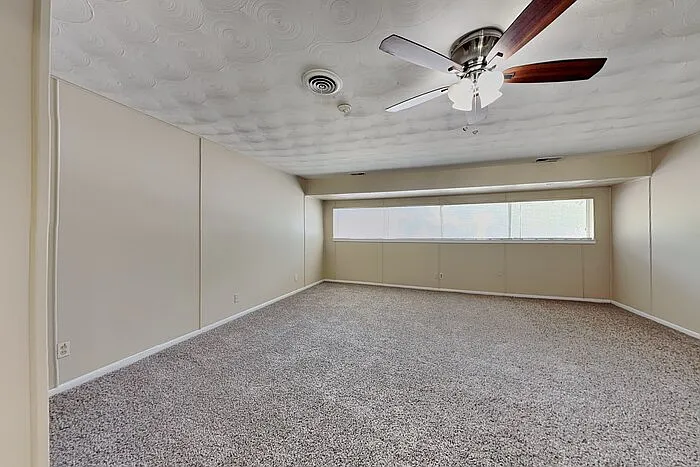 3 bed, 2.0 bath, 1800 sqft, $2,195 — Photo 4