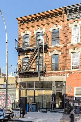 Rented by Rennit Inc. | media 21