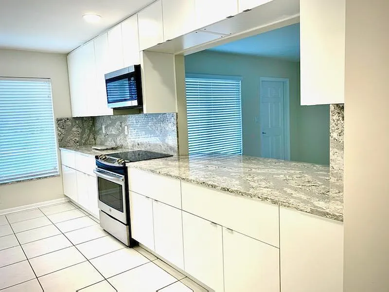 3 bed, 2.0 bath, 2088 sqft, $3,850 — Photo 4