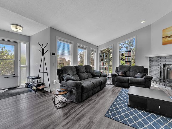 3rd image of 2219 Millbourne Rd W